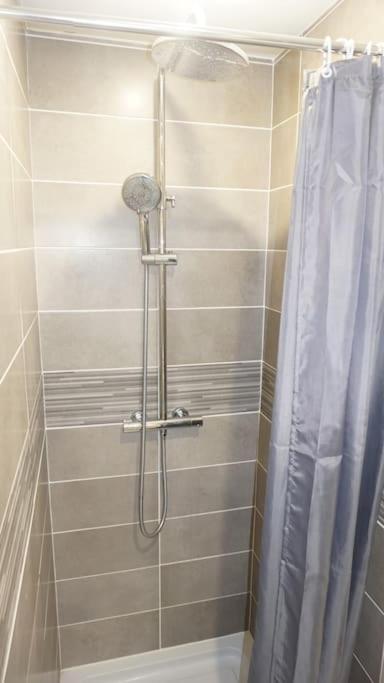Atypique T1 Duplex - Wifi .Parking .Proche .Gare Apartment แซ็ง-ก็องแต็ง ภายนอก รูปภาพ